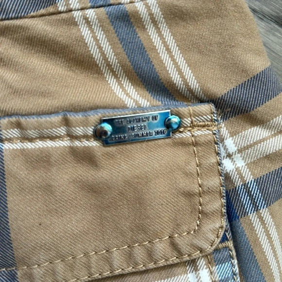 Diesel | Vintage early 2000’s checkered tan and blue cargo shorts - Picture 11 of 13